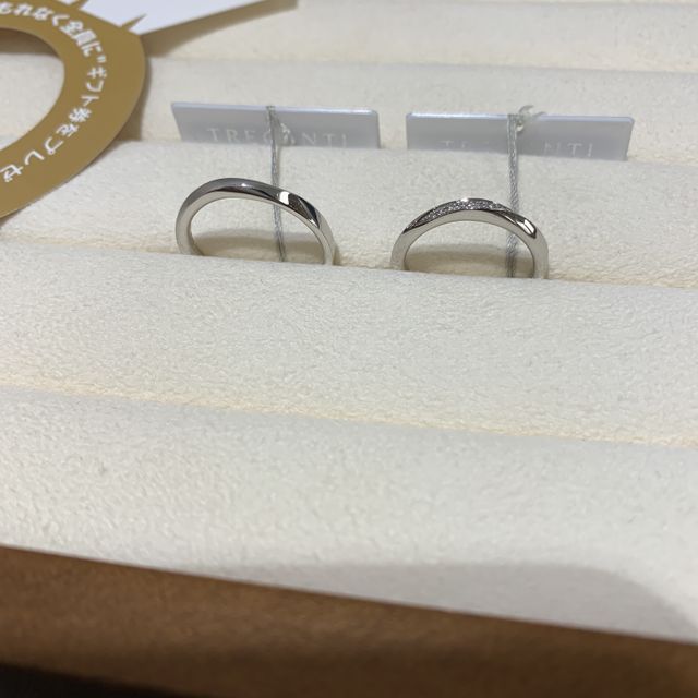 【TRECENTI(トレセンテ)の口コミ】 プラチナの指輪でななめにダイヤモンドが入っているのがすごくかわいくて…