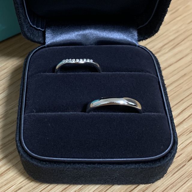 【ティファニー(Tiffany & Co.)の口コミ】 長年身に付けるものなので、飽きがこないシンプルな物を探していました。…