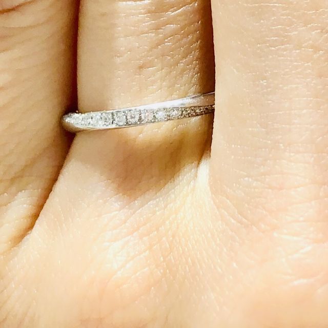 【銀座ダイヤモンドシライシの口コミ】 初めはシンプルなものを探していたのですが、色々と見せていただいている…