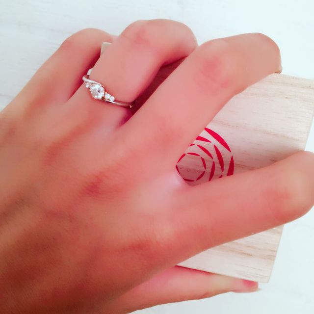 【出雲結(いずもゆい)の口コミ】 出雲発の結婚指輪で縁結びで有名な出雲だと縁起もいいなと思いました
指に…