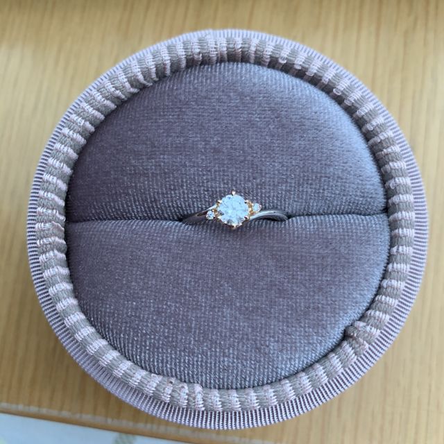 【BIJOUPIKO(ビジュピコ)の口コミ】 ねじれたリングがよくて、尚且つ、ピンクゴールドも捨てがたく、カタログ…