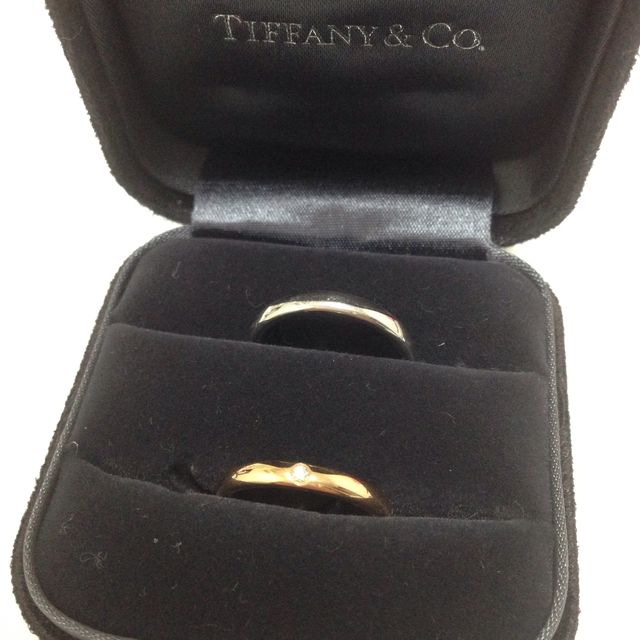 【ティファニー(Tiffany & Co.)の口コミ】 お店の方にいくつか見せて頂き、試着し、肌の色に合うとアドバイスして頂…