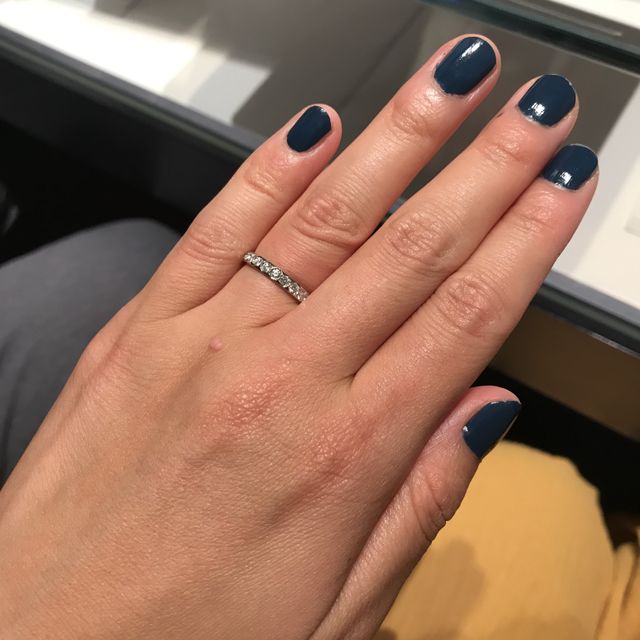 【銀座ダイヤモンドシライシの口コミ】 ハーフエタニティのリングで、ダイヤモンドの存在感もあり、とても綺麗な…