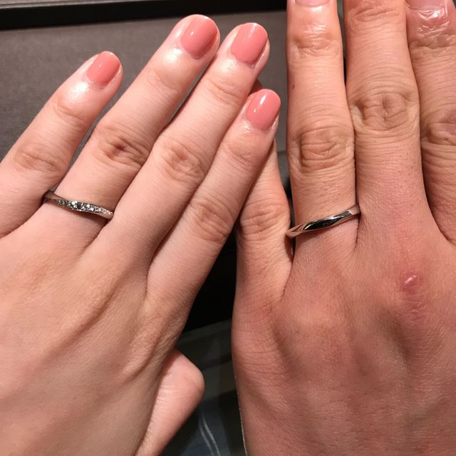 【アイプリモ(I-PRIMO)の口コミ】 指輪を探し始めて1番最初に試着した指輪がこちらでした。
いろんな指輪を…