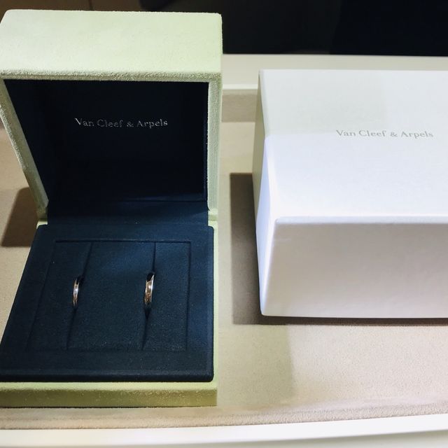 【ヴァン クリーフ＆アーペル(Van Cleef & Arpels)の口コミ】 シンプルなデザインがよかったのでこれにしました。価格も安すぎず高すぎ…