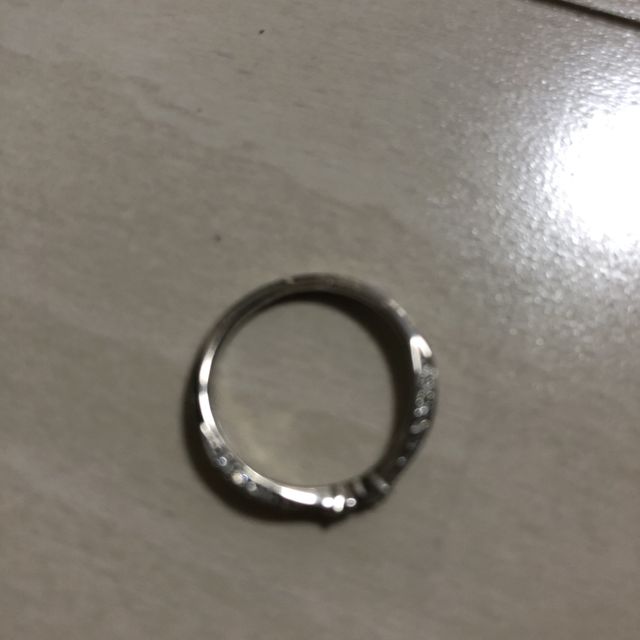 【PORTADA(ポルターダ)の口コミ】 デザインがうえからみるとすごくキラキラ光ったいるのですが、下から見る…