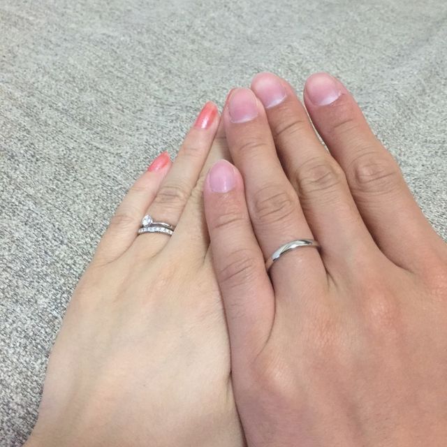 【銀座ダイヤモンドシライシの口コミ】 結婚指輪にも小さなダイヤモンドがたくさん入っているデザインがとても気…