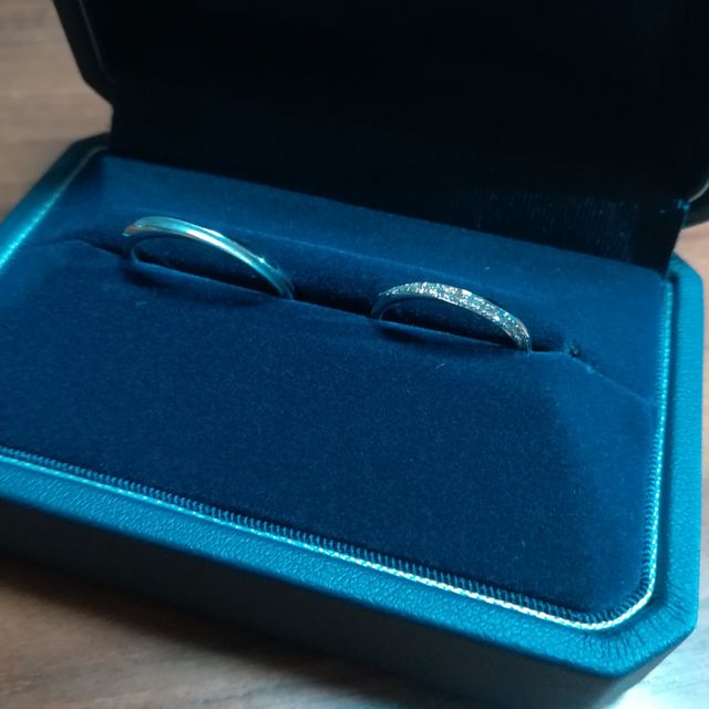 【銀座ダイヤモンドシライシの口コミ】 最初は2人とも別々のデザインでもいいと思っていましたが、指輪のデザイン…