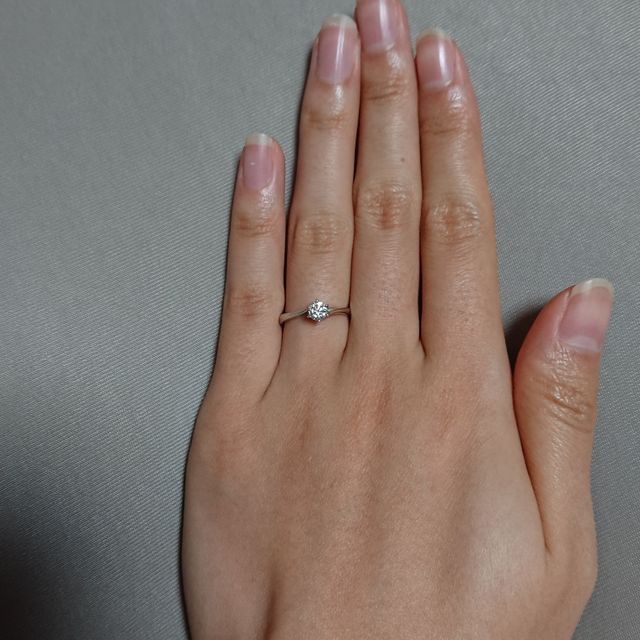 【銀座ダイヤモンドシライシの口コミ】 知識が全然なかったため、いろいろ試着させていただきました。そのうち自…