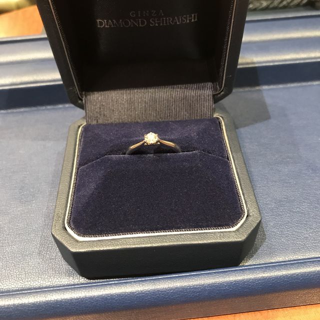 【銀座ダイヤモンドシライシの口コミ】 最初はハーフエタニティリングのデザインで探していましたが、店員さんか…