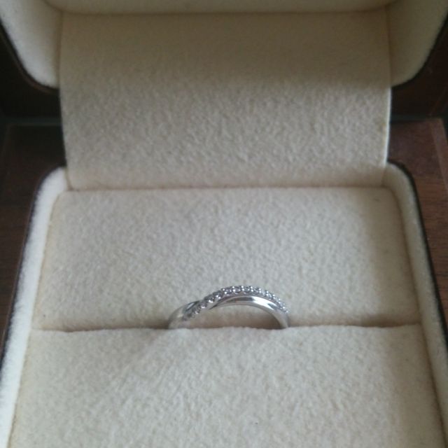 【Ponte Vecchio(ポンテヴェキオ)の口コミ】 サプライズでいただいた婚約指輪がＳラインのものだったので、重ねてつけ…