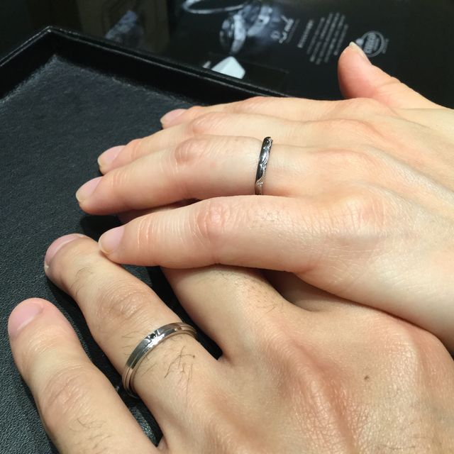 【エクセルコダイヤモンド(EXELCO DIAMOND)の口コミ】 嫁が気に入ったデザインとシンプルさが決め手になりました。
多くの種類の…