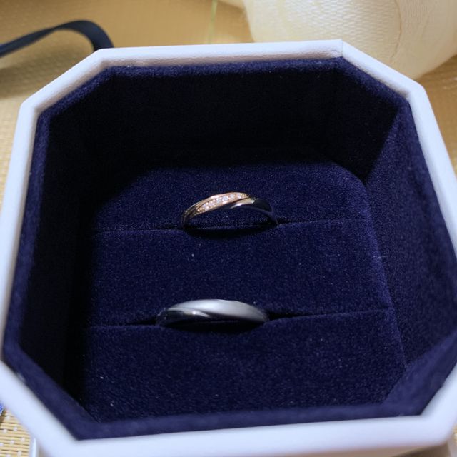 【4℃ BRIDAL(ヨンドシーブライダル)の口コミ】 【指輪のデザイン】レディースの方は、プラチナとピンクゴールドの2種類の…