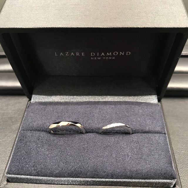 【ラザール ダイヤモンド(LAZARE DIAMOND)の口コミ】 指輪についているダイヤモンドがなんといっても決め手でした。どの角度か…