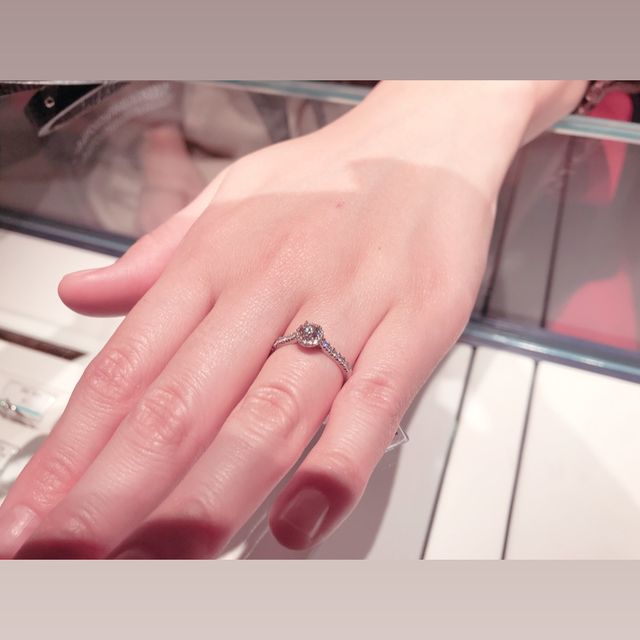 【銀座ダイヤモンドシライシの口コミ】 外資ブランドのティファニーさんや、カルティエさんといった定番で憧れの…