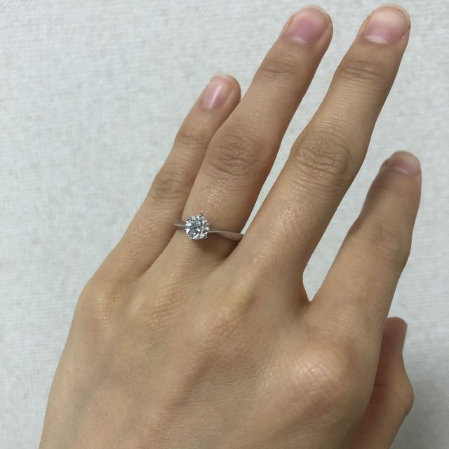 【ENUOVE(イノーヴェ)の口コミ】 プロポーズリングをいただき、リングを２人で選びに行きました。ダイヤが…