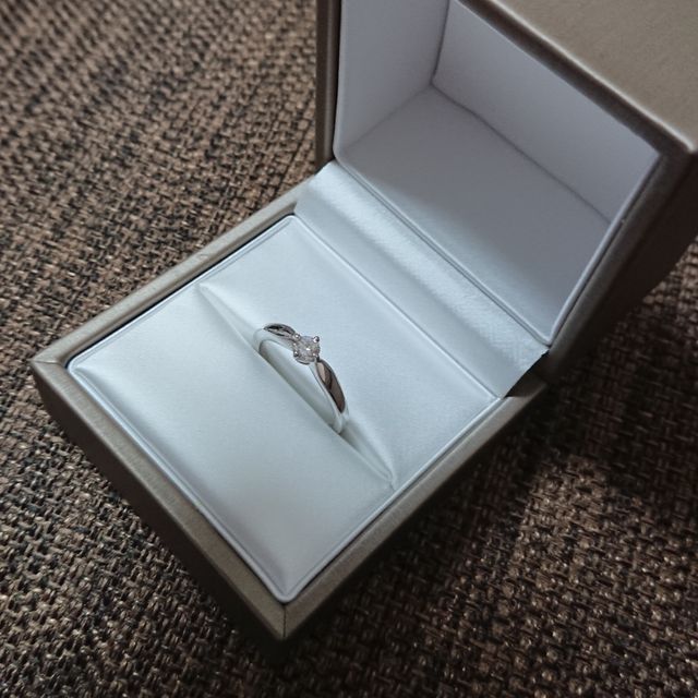 【ブルガリ(BVLGARI)の口コミ】 あまり他には無いようなデザインでも、悪目立ちしないようなシンプルなも…