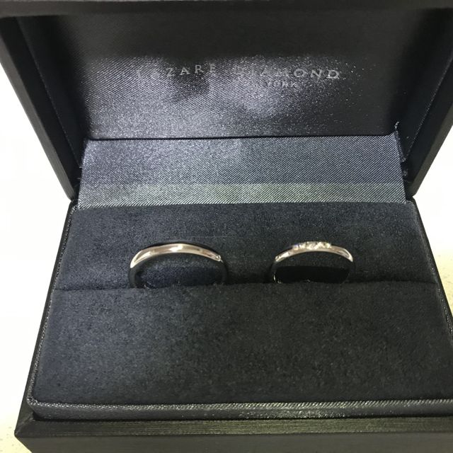 【ラザール ダイヤモンド(LAZARE DIAMOND)の口コミ】 婚約指輪とのダブルリングでもいい雰囲気、そのままつけても存在感のある5…