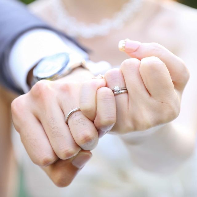 【銀座ダイヤモンドシライシの口コミ】 長年つけていても飽きないシンプルなデザインにしました。男性の方は既製…