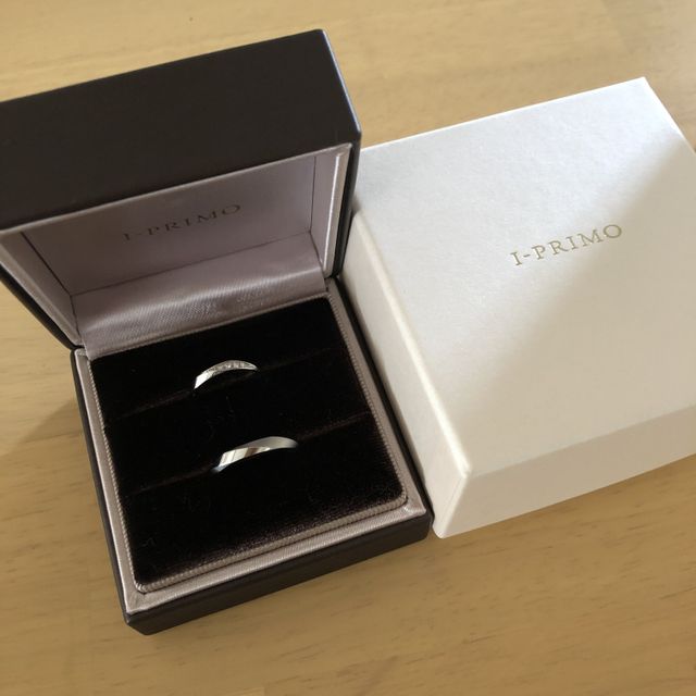 【アイプリモ(I-PRIMO)の口コミ】 可愛くてシンプルだったので選びました。シンプルのものを選んでいて、ネ…