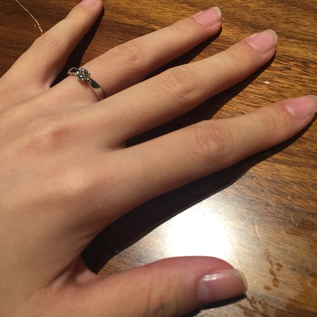 【ティファニー(Tiffany & Co.)の口コミ】 主張が激しい指輪はまだ似合わないと思ったので、シンプルなものにしまし…
