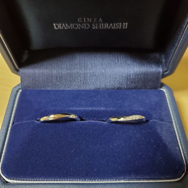 【銀座ダイヤモンドシライシの口コミ】 デザインは、シンプルだけどキラキラ感があるところが第一の決め手です。…