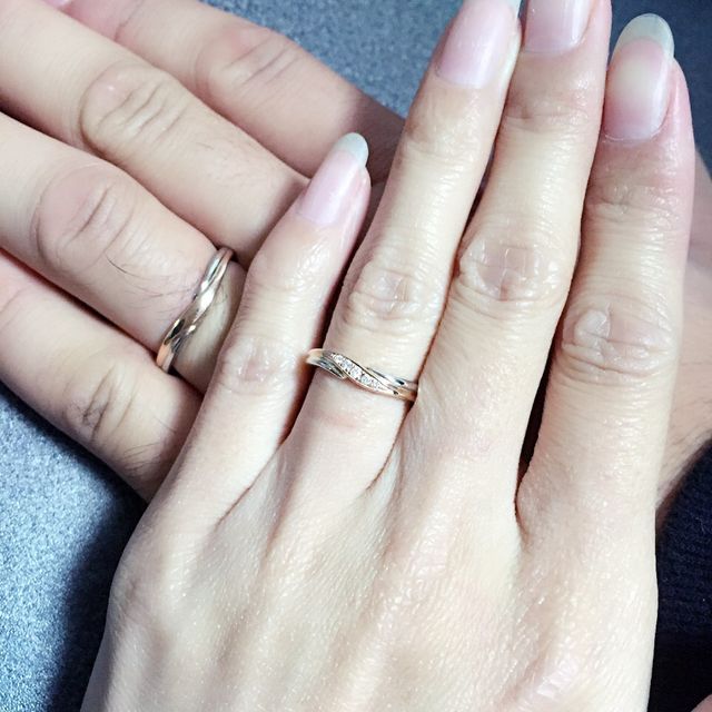 【銀座ダイヤモンドシライシの口コミ】 デザインと値段を他のお店と比較して決めました。
ゼクシィにも載っていた…