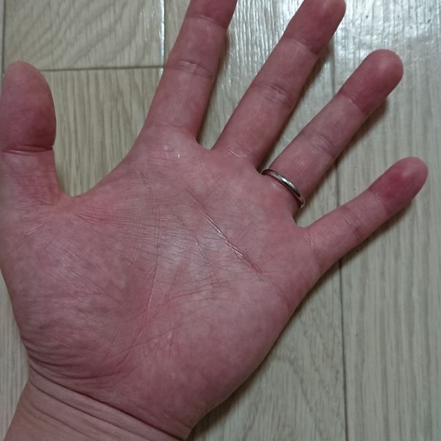 【GALA JEWELRY(ガラジュエリー)の口コミ】 シンプルが購入の決め手になりました。形と色、値段全てにおいてシンプル…