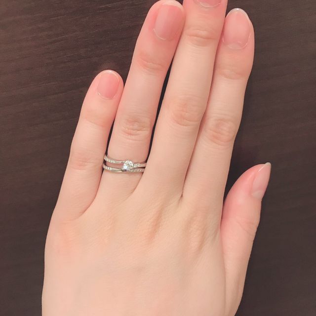 【アイプリモ(I-PRIMO)の口コミ】 デザインが気に入り購入しました。
指をキレイに見せてくれるデザインです…