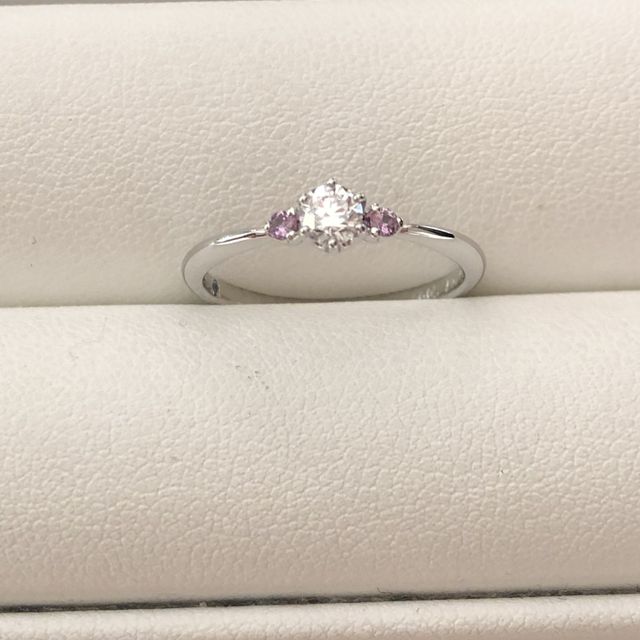 【HOSHI no SUNA 星の砂(ほしのすな)の口コミ】 ピンクサファイアをあしらった指輪を探していたのですが、他のブランドだ…