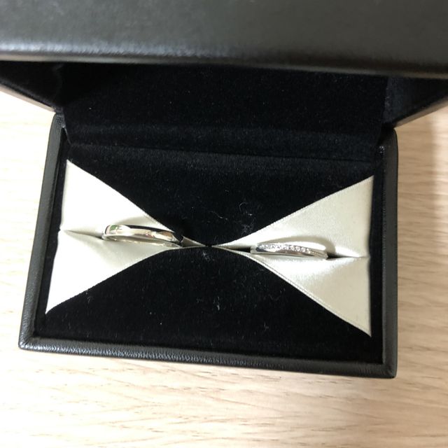 【銀座ダイヤモンドシライシの口コミ】 店員さんのつけていた指輪がすてきで決めました！お値段は結構したので、…