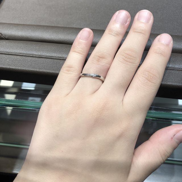 【アイプリモ(I-PRIMO)の口コミ】 主張しすぎず、でもある程度ダイヤの輝きを感じるデザインを探していまし…