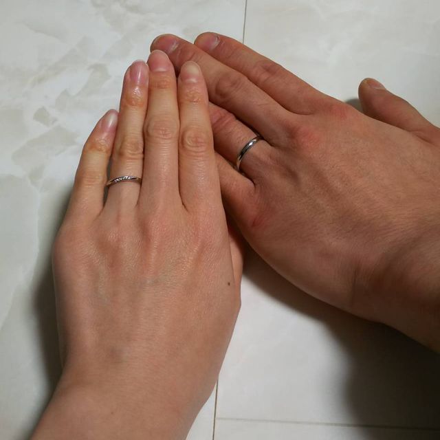 【4℃ BRIDAL(ヨンドシーブライダル)の口コミ】 元々4°Cで購入するつもりだったのですが、指輪のイメージなどを、あま…