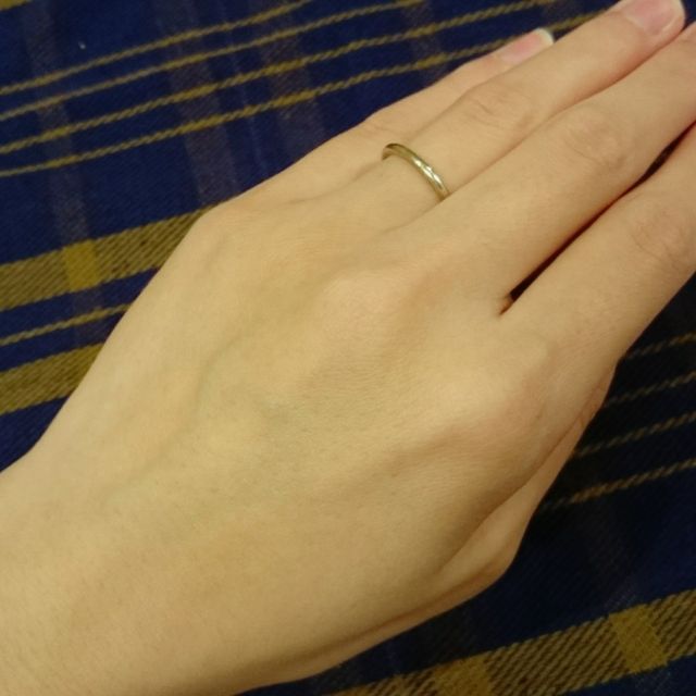 【AHKAH(アーカー)の口コミ】 結婚指輪は毎日つけていたいと思っていたのですが、普段指輪をしていなか…
