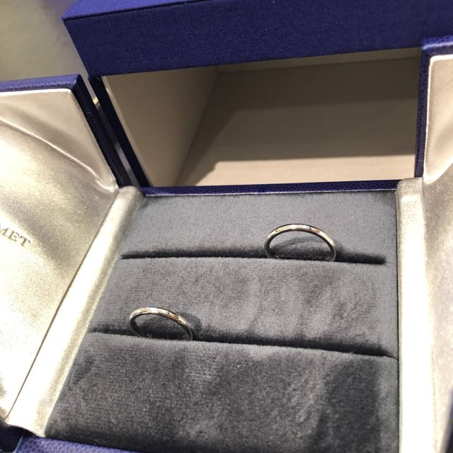【ショーメ(CHAUMET)の口コミ】 結婚指輪は日々身につけるものなので、指あたりが良く、石がないものを探…