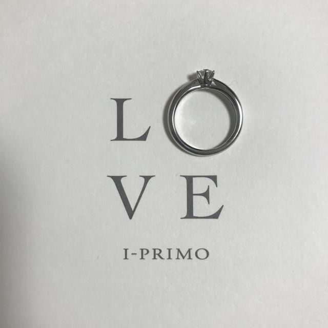 【アイプリモ(I-PRIMO)の口コミ】 ダイヤモンドが一石のストレートでシンプルなエンゲージリングを探してお…