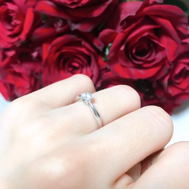 【アイプリモ(I-PRIMO)の口コミ】 ダイヤモンドが一石のストレートでシンプルなエンゲージリングを探してお…