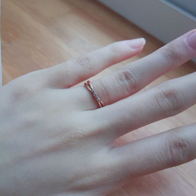 【THE KISS(ザ・キッス)の口コミ】 ほとんどデザインです
値段は安いですが、はじめての指輪なので自分のすき…