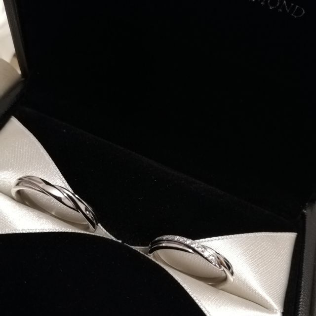 【エクセルコダイヤモンド(EXELCO DIAMOND)の口コミ】 デザインはたくさんあり、悩みました。自分の指と、旦那さんの指に合うも…