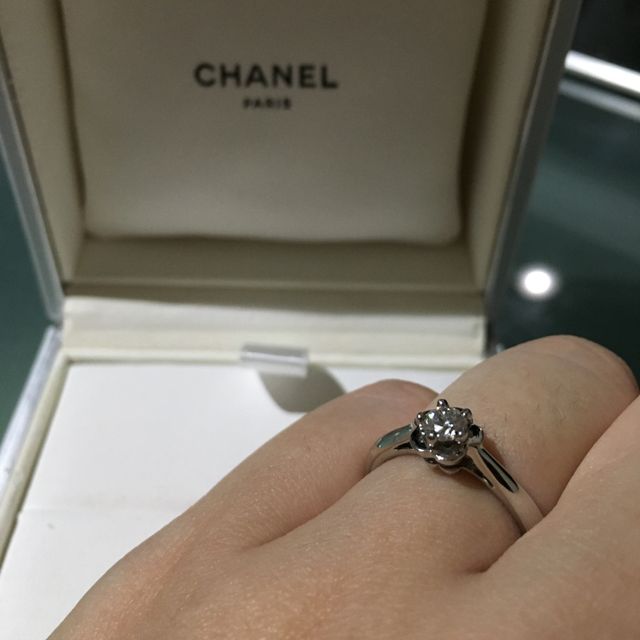 【シャネル(CHANEL)の口コミ】 元々このカメリアコレクションが欲しかったのですが予算的にどうかなと思…