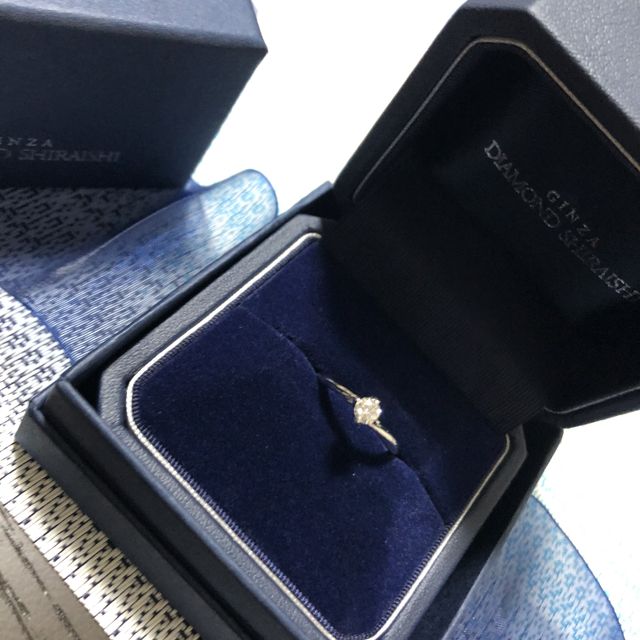 【銀座ダイヤモンドシライシの口コミ】 婚約指輪・結婚指輪を重ねてつける事を前提に考えていました。
婚約:細い…