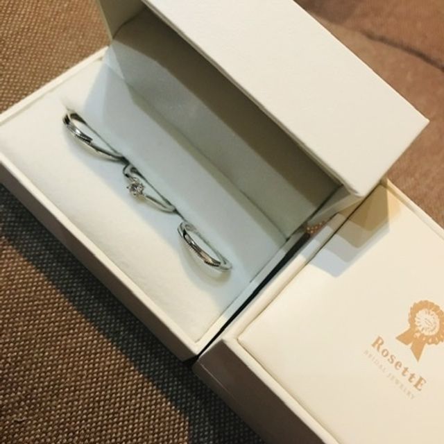 【RosettE(ロゼット)の口コミ】 ミル打ちのものが欲しくて、デザインが派手すぎず、シンプルすぎず、結婚…