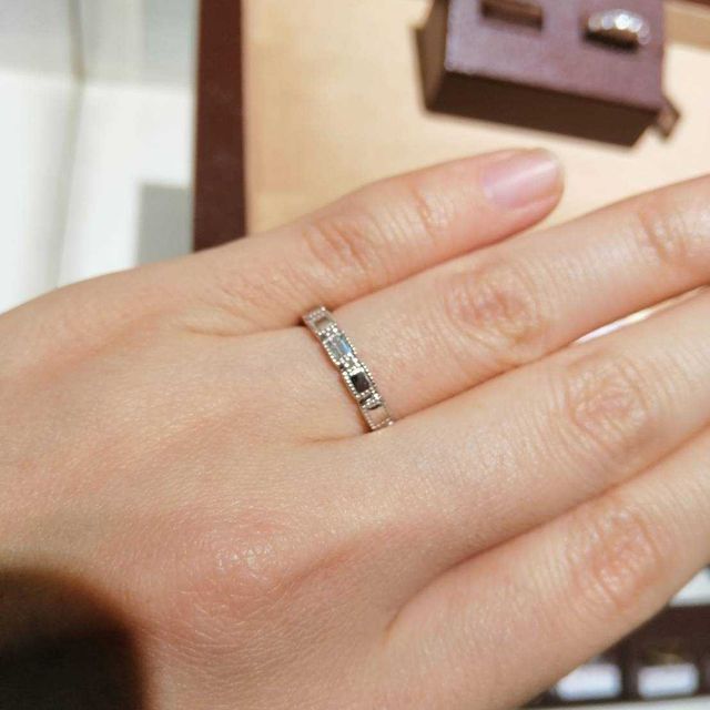 【ORECCHIO(オレッキオ)の口コミ】 結婚指輪を決めるにあたって30店舗以上店を回りましたが、オーソドックス…
