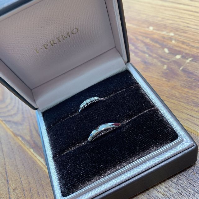【アイプリモ(I-PRIMO)の口コミ】 彼女の指輪がゴージャスで、かわいかったのが決め手でした。小さなダイヤ…