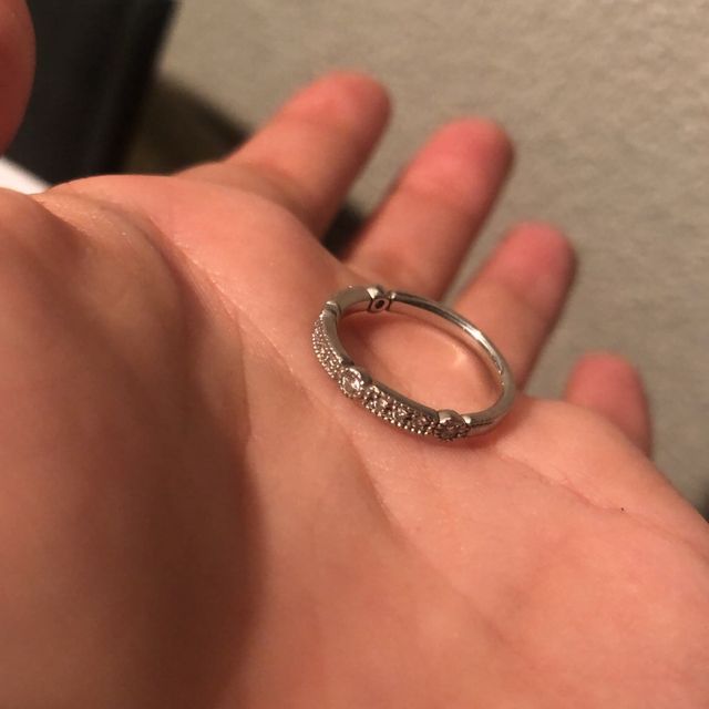 【CHER LUV(シェールラブ)の口コミ】 金属アレルギーの私はまず第一にプラチナ素材が選べることが絶対条件でし…