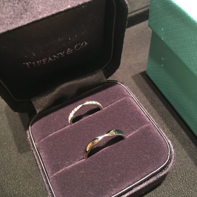 【ティファニー(Tiffany & Co.)の口コミ】 婚約指輪と重ね付けがしやすいようなデザインを探しておりました。このデ…