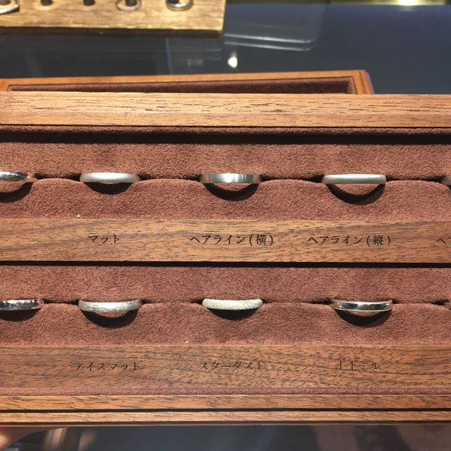 【TANZO.(鍛造指輪)の口コミ】 指輪のデザインは、人それぞれ！中の刻印もオリジナルで作れます。加工方…