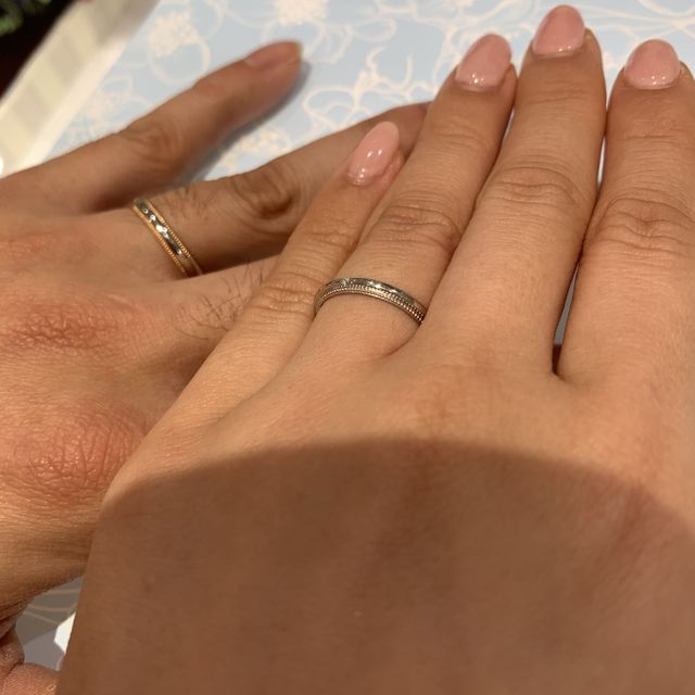 【ヴァンドーム青山(VENDOME AOYAMA)の口コミ】 ミル打ちのデザインです。私はプラチナが良かったのでプラチナリングを試…