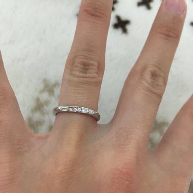 【GALA JEWELRY(ガラジュエリー)の口コミ】 沢山デザインがあり、それぞれに微妙な違いがあって非常に迷いましたが、…