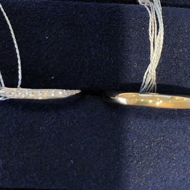 【BIJOUPIKO(ビジュピコ)の口コミ】 女性の方の指輪はダイヤモンドが沢山付いており、キラキラしたデザインで…